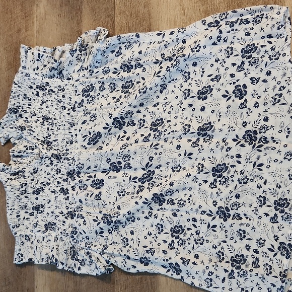 Adiva Short Sleeve Floral Blouse. Size M - Picture 6 of 6